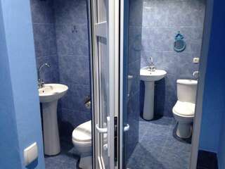 Гостевой дом Guest House Besarioni Боржоми Двухместный номер с 1 кроватью и собственной ванной комнатой-12